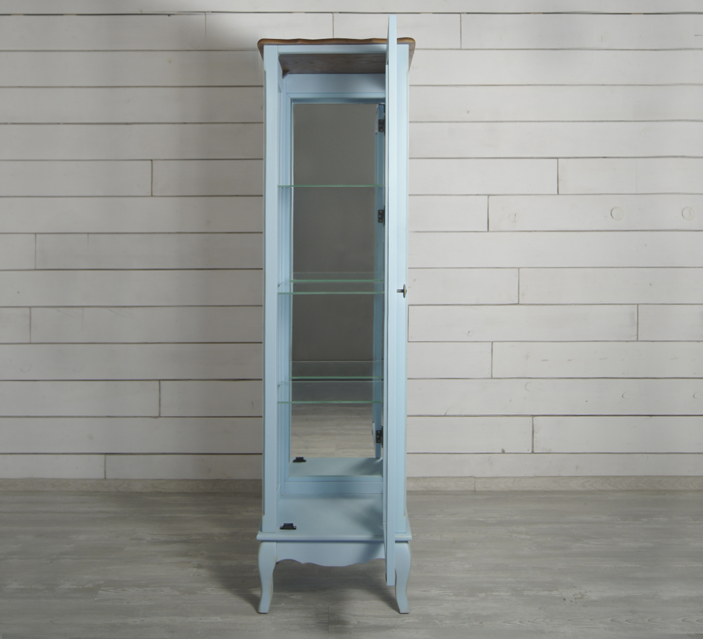 фото Шкаф "Leontina Blue" для посуды узкий/низкий арт ST9319B в интерьере в Москве фото Шкаф "Leontina Blue" для посуды узкий/низкий арт ST9319B в интерьере