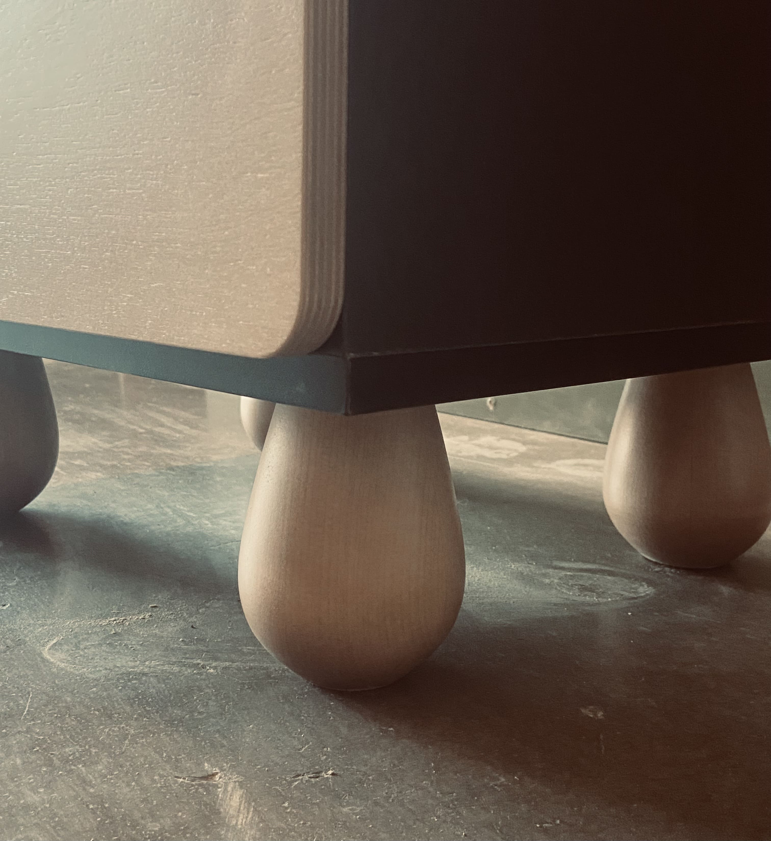 фото Комод с двумя дверками "Сплит (Split)" SP02 в интерьере