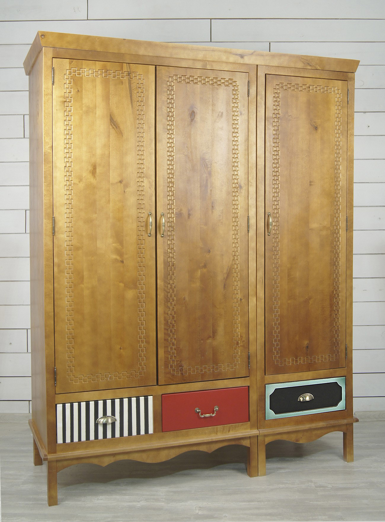 фото Шкаф трехстворчатый "Gouache Birch" арт М10527/3ETG