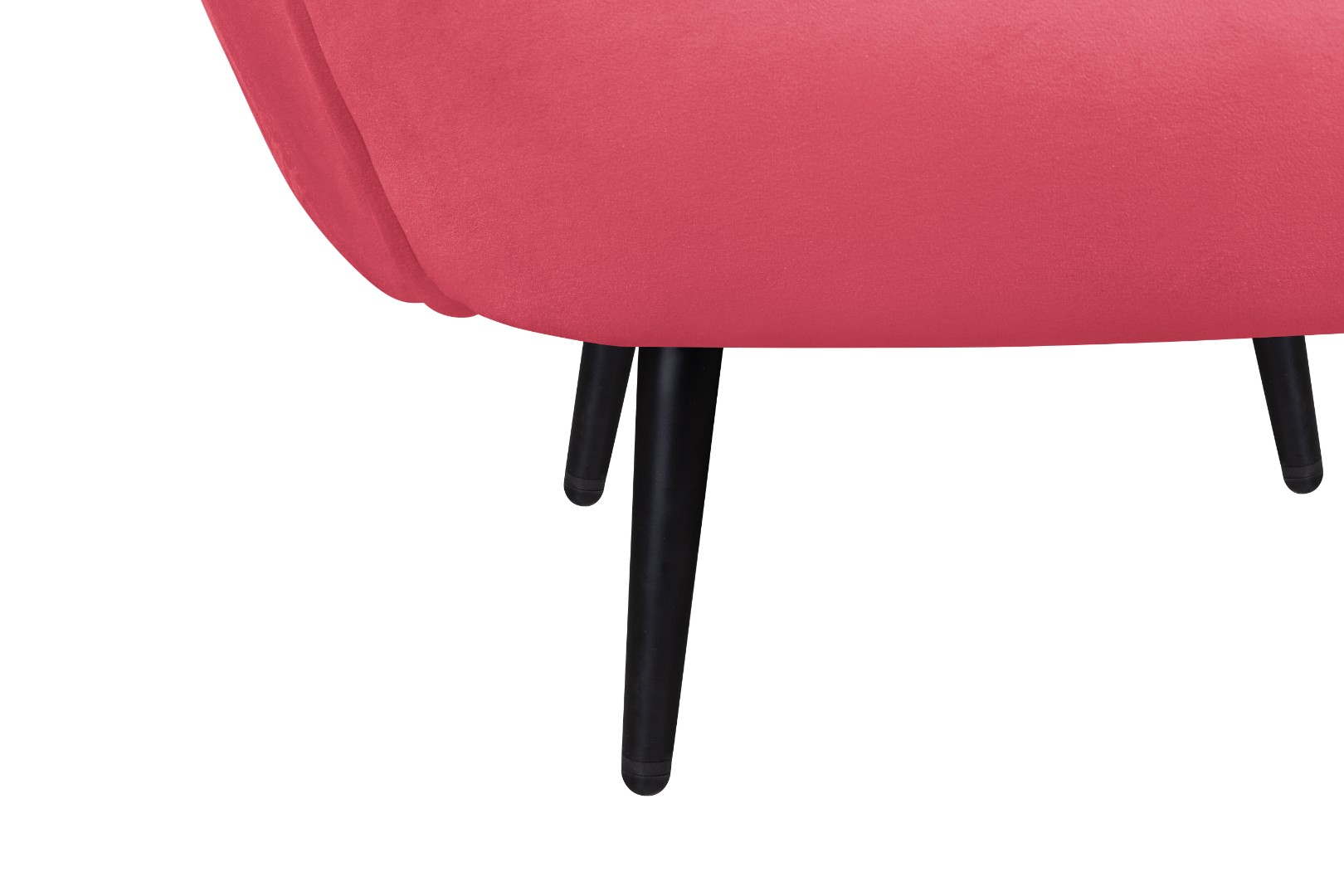 Мягкое кресло Benee Karmin на черных ножках в интерьере