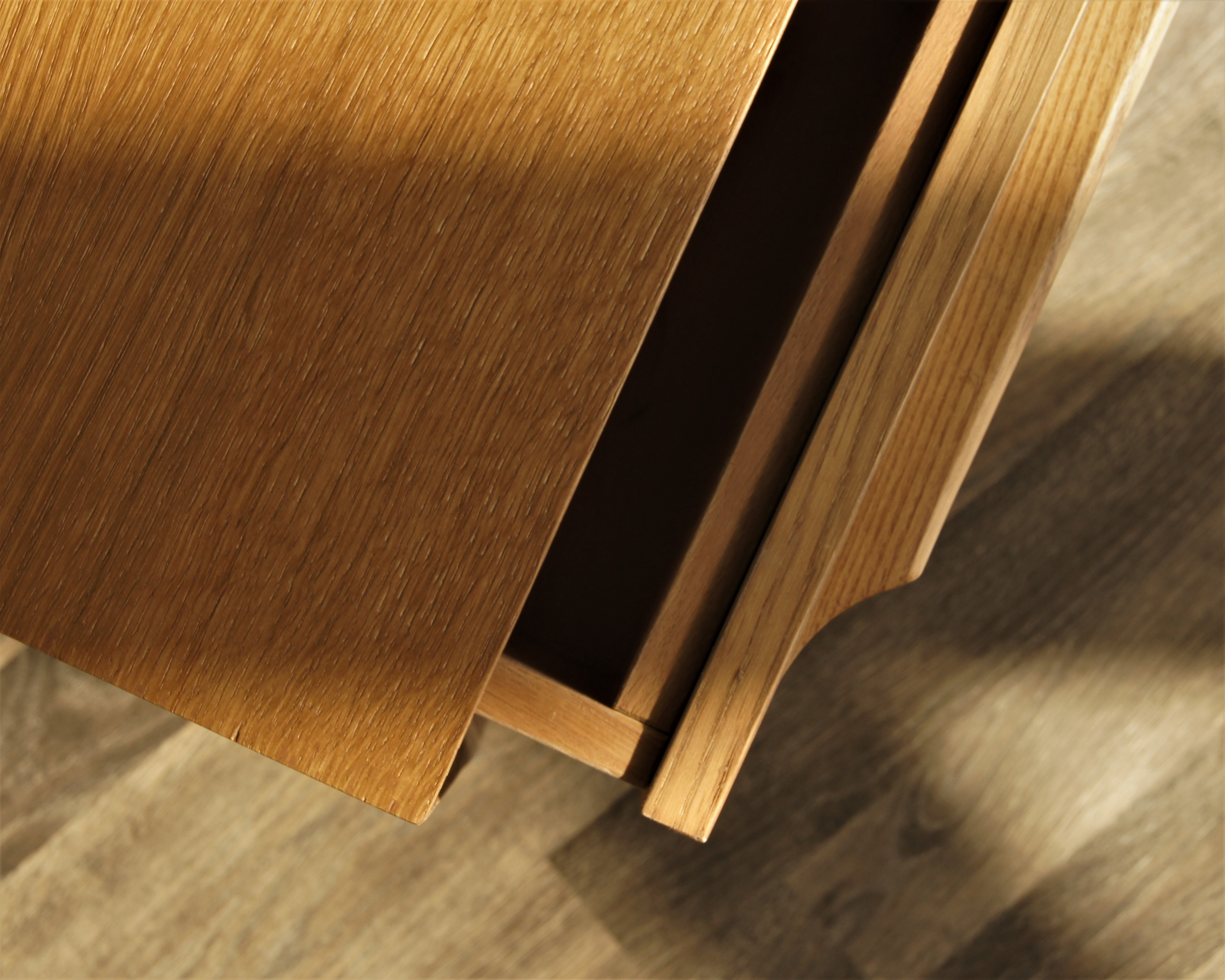 фото Консоль под TV "Bruni" с ящиками арт BR-21 в интерьере