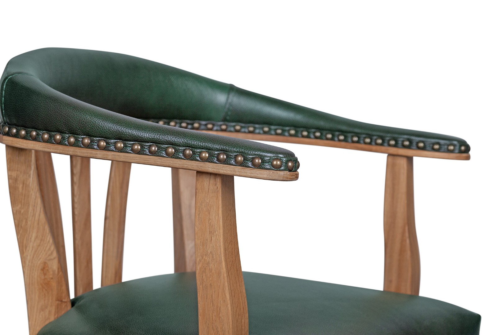 Мягкий стул с подлокотниками Tanner Green Leather в интерьере