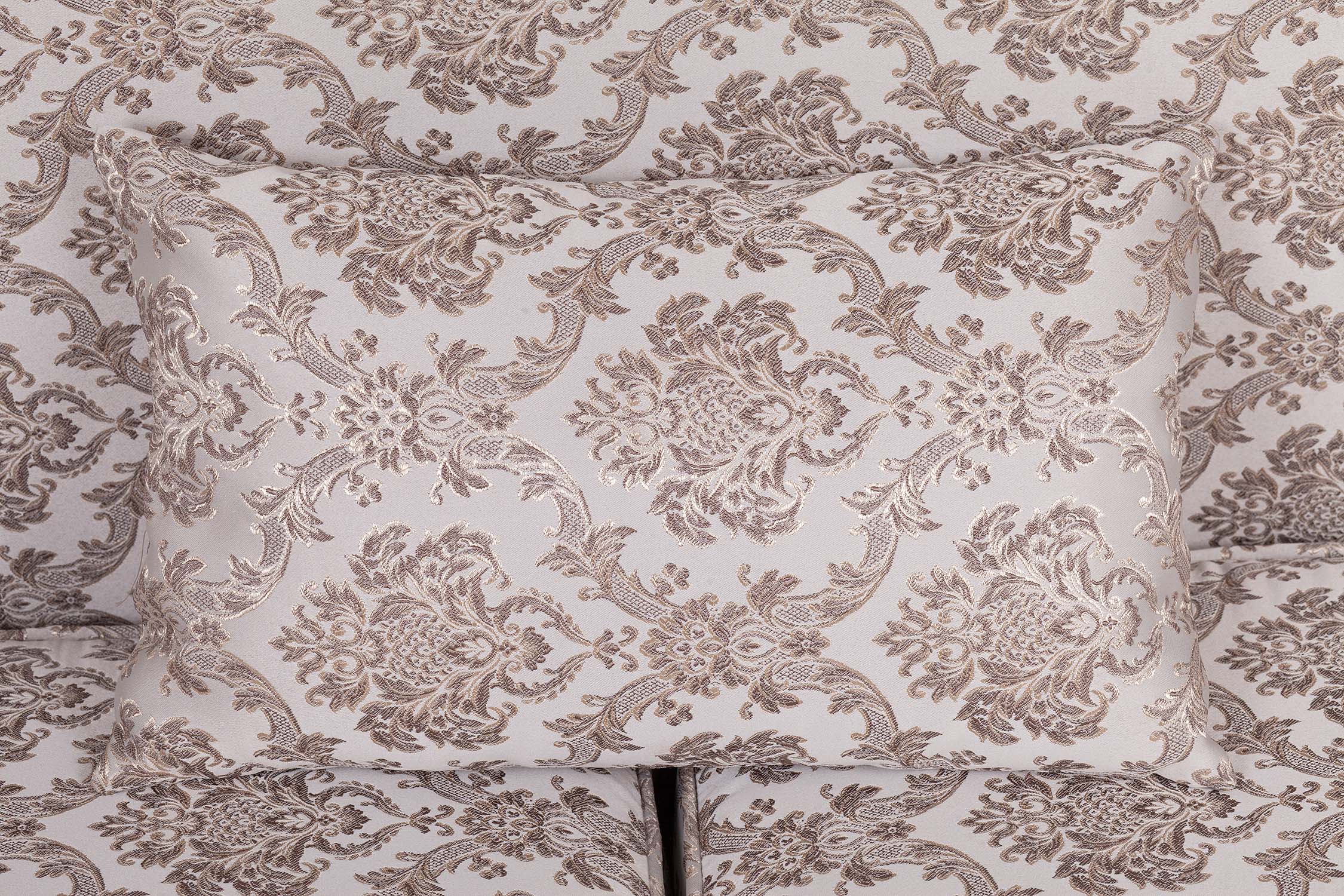 Диван с высокой спинкой для гостиниц Madesta Vatica в интерьере в Москве Диван с высокой спинкой для гостиниц Madesta Vatica в интерьере