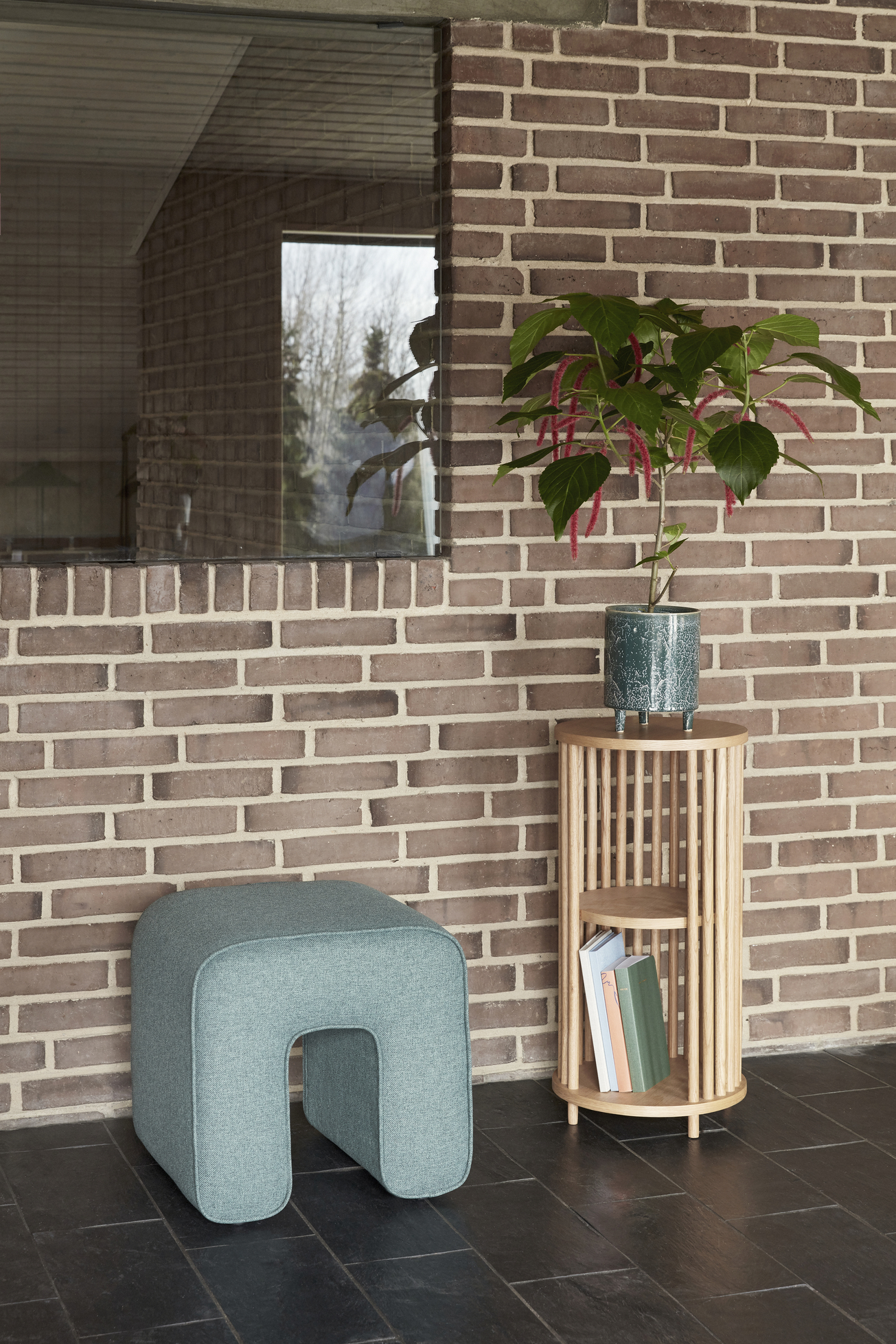 заказать Пуф HUBSCH полиэстер зеленый арт 101203 в Москве заказать Пуф HUBSCH полиэстер зеленый арт 101203