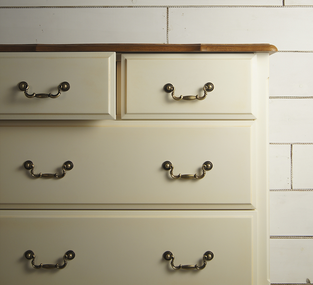 красивый Бежевый комод Leontina (4 ящика) арт ST9335 в Москве красивый Бежевый комод Leontina (4 ящика) арт ST9335