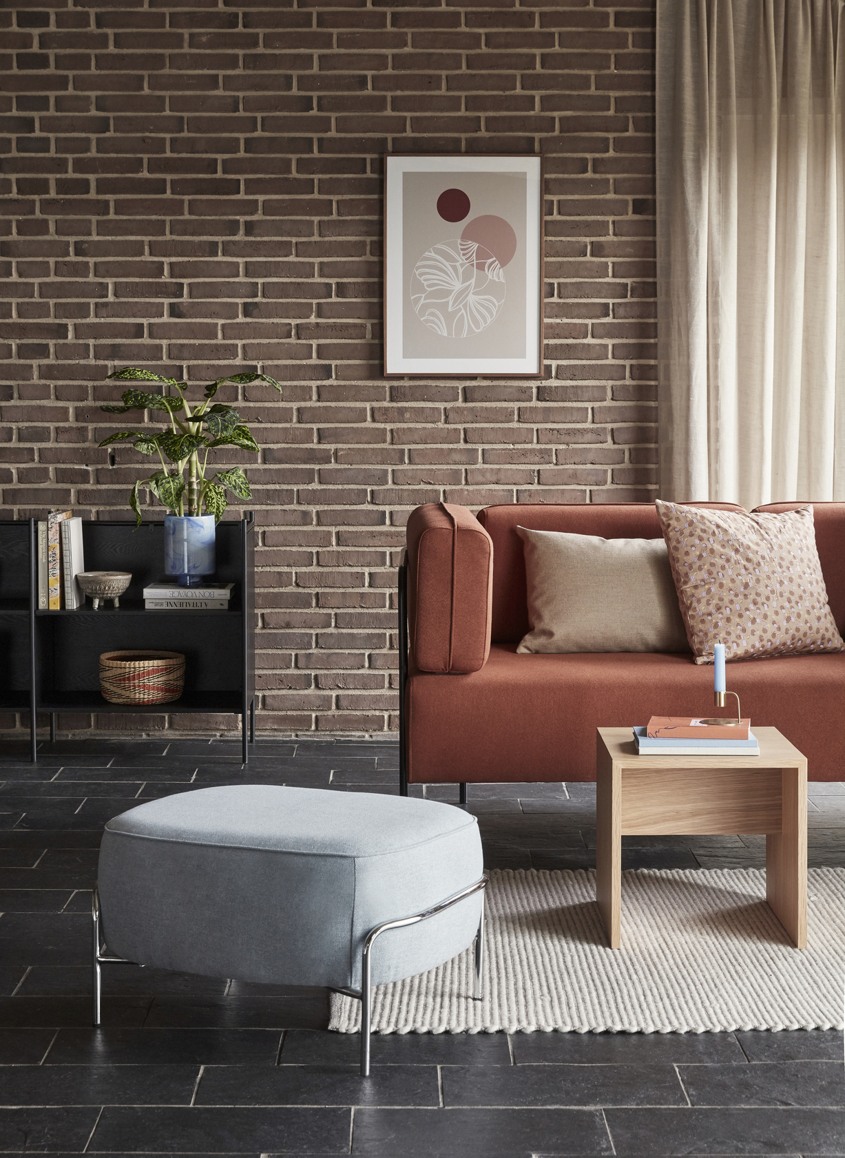 Пуф HUBSCH голубой арт 021106 в интернет-магазине в Москве Пуф HUBSCH голубой арт 021106 в интернет-магазине