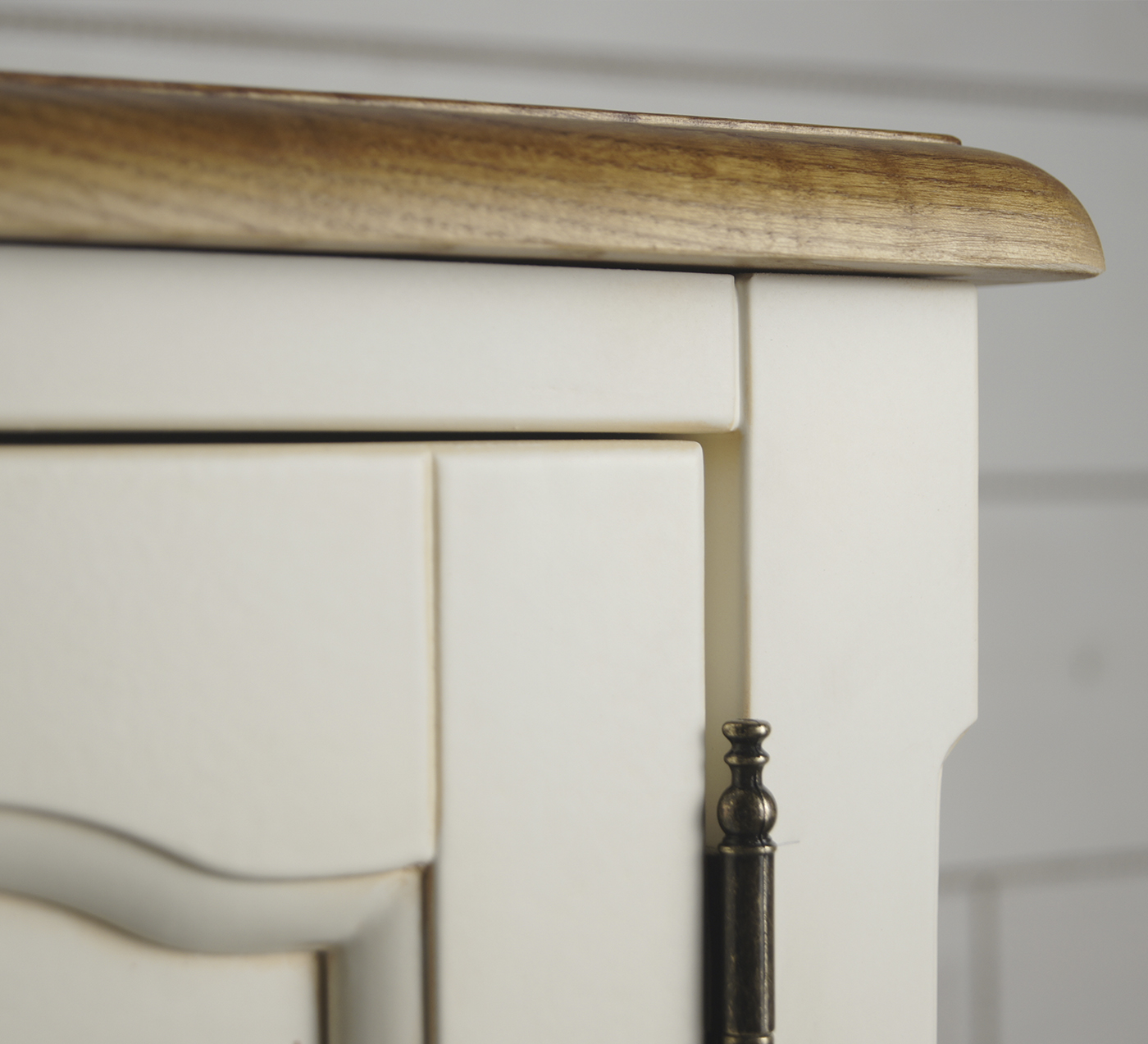 стильный Бежевый комод "Leontina" с дверками и ящиками арт ST9351 в Москве стильный Бежевый комод "Leontina" с дверками и ящиками арт ST9351