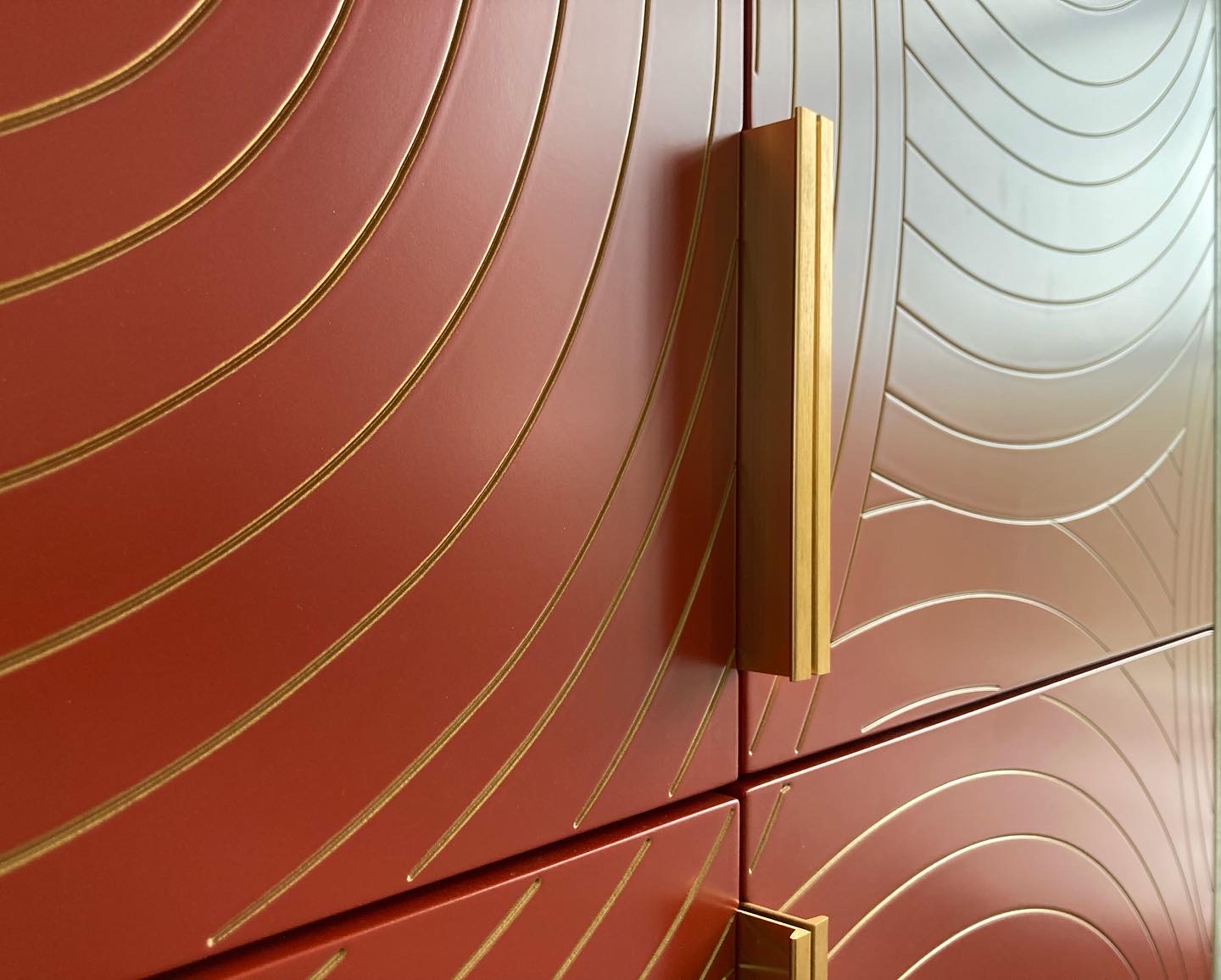 фото Большой комод с шестью дверками "Line" R20/red