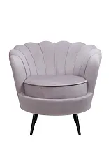 фото Низкое кресло ракушка Pearl Grey на черных ножках в интерьере