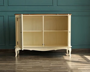 Комод "Leontina" бежевый с дверками арт ST9326 в интернет-магазине