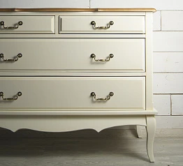 Комод «Leontina» на 4 ящика арт ST9315 в интернет-магазине