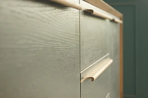 купить красивый Комод "Brun Black" с тремя ящиками и дверками арт BR-03/Black в интернет-магазине