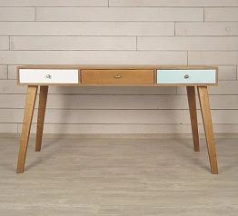 фото Рабочий стол "Aquarelle Birch" с тремя ящиками арт RE-36ETG в интерьере