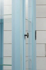 фото Шкаф "Leontina Blue" для посуды узкий/низкий арт ST9319B в интерьере